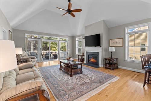 51 Front St, Haverhill, MA, 01835-7185 | Card Image