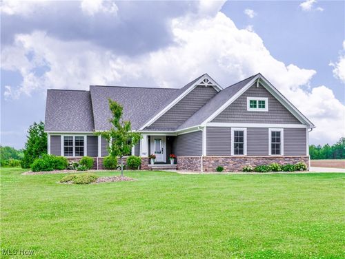 9147 Oberlin Rd, Elyria, OH, 44035-4201 | Card Image