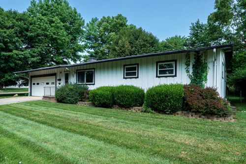 71 W Short St, Wilmington, OH, 45177-2704 | Card Image