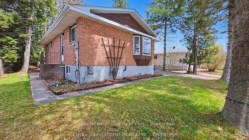 36 Susan St W, Huntsville, ON, P1H1X2 | Card Image