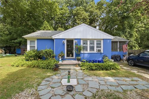 50 Plum Point Rd, Saunderstown, RI, 02874-2707 | Card Image