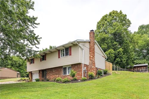 146 Nursery Ln, Butler, PA, 16002-9025 | Card Image