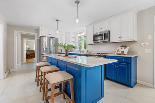 4 Mountain View Dr, Merrimack, NH, 03054-2316 | Card Image