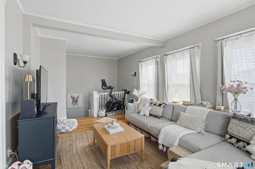 186 Arnoldale Rd, West Hartford, CT, 06119-1709 | Card Image