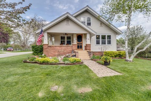 15 Pioneer St, Battle Creek, MI, 49015-3212 | Card Image