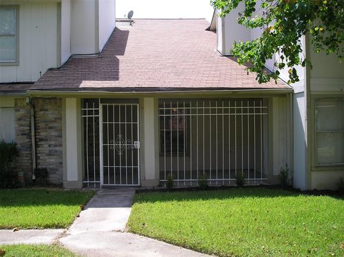 b-5810 Twisted Pine Ct, Houston, TX, 77039-6418 | Card Image