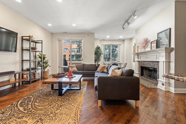 APT-3 - 822 N California Ave, Home with 3 bedrooms, 2 bathrooms and 1 parking in CHICAGO IL | Image 4