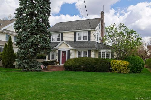 157 Windsor Ave, Rockville Centre, NY, 11570-5910 | Card Image