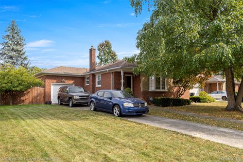 9869 Melbourne Ave, Allen Park, MI, 48101-1366 | Card Image