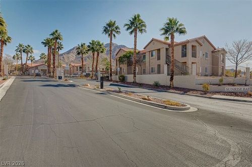 2015-2110 Los Feliz St, Las Vegas, NV, 89156-8017 | Card Image