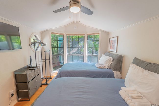 104 E Barker Creek Dr, House other with 3 bedrooms, 2 bathrooms and null parking in Scroggins TX | Image 13