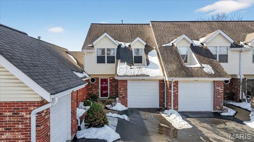 b-352 Windsor Pl, Saint Peters, MO, 63376-1584 | Card Image