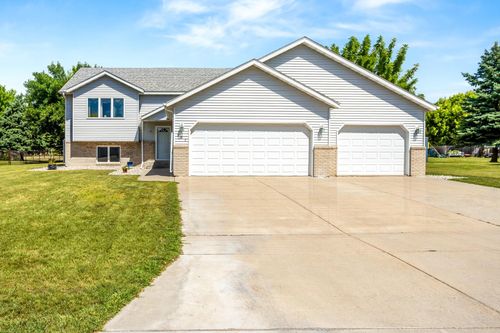 507 Nicole Ln, Dilworth, MN, 56529-1612 | Card Image