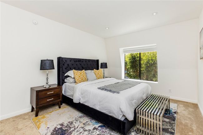 UNIT-209 - 14315 Riverside Dr, Condo with 2 bedrooms, 2 bathrooms and 3 parking in Sherman Oaks CA | Image 12