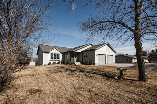 884 Willow Springs Rd, Detroit Lakes, MN, 56501-7964 | Card Image