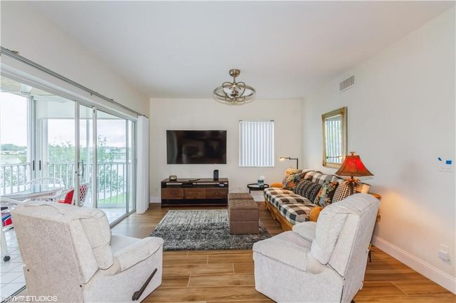 E-201 - 2671 Citrus Lake Dr, Condo with 3 bedrooms, 2 bathrooms and 1 parking in NAPLES FL | Image 7