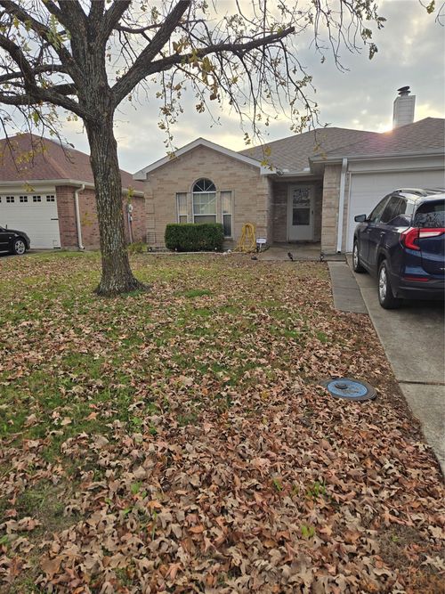 107 Kennedy Dr, Terrell, TX, 75160-4841 | Card Image