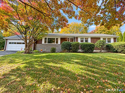 22 Hampton Road, Trumbull, CT, 06611 | Card Image