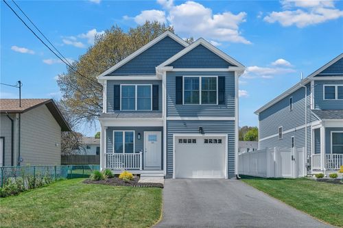 28 Ashley St, Cranston, RI, 02920-6327 | Card Image