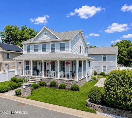 71 Compton St, Belford, NJ, 07718-1507 | Card Image