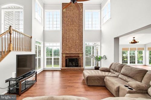 5548 Eiseley Ct, WARRENTON, VA, 20187-9206 | Card Image