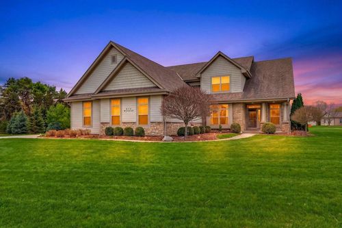 N72W24549 Swanson Court, Sussex, WI, 53089 | Card Image