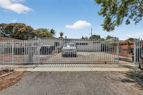 1680 Nw 122nd St, North Miami, FL, 33167-2809 | Card Image