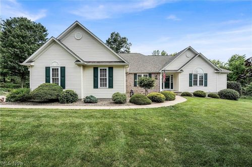 2924 Robert Gary Ct, Medina, OH, 44256-6860 | Card Image