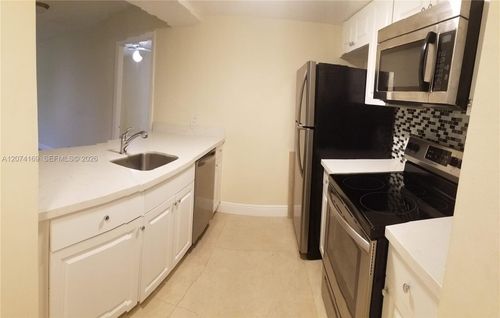 438-8100 Geneva Ct, Doral, FL, 33166-4697 | Card Image