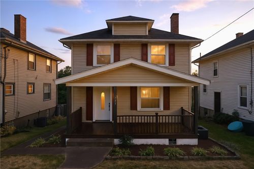 745 6th St, Beaver, PA, 15009-1941 | Card Image