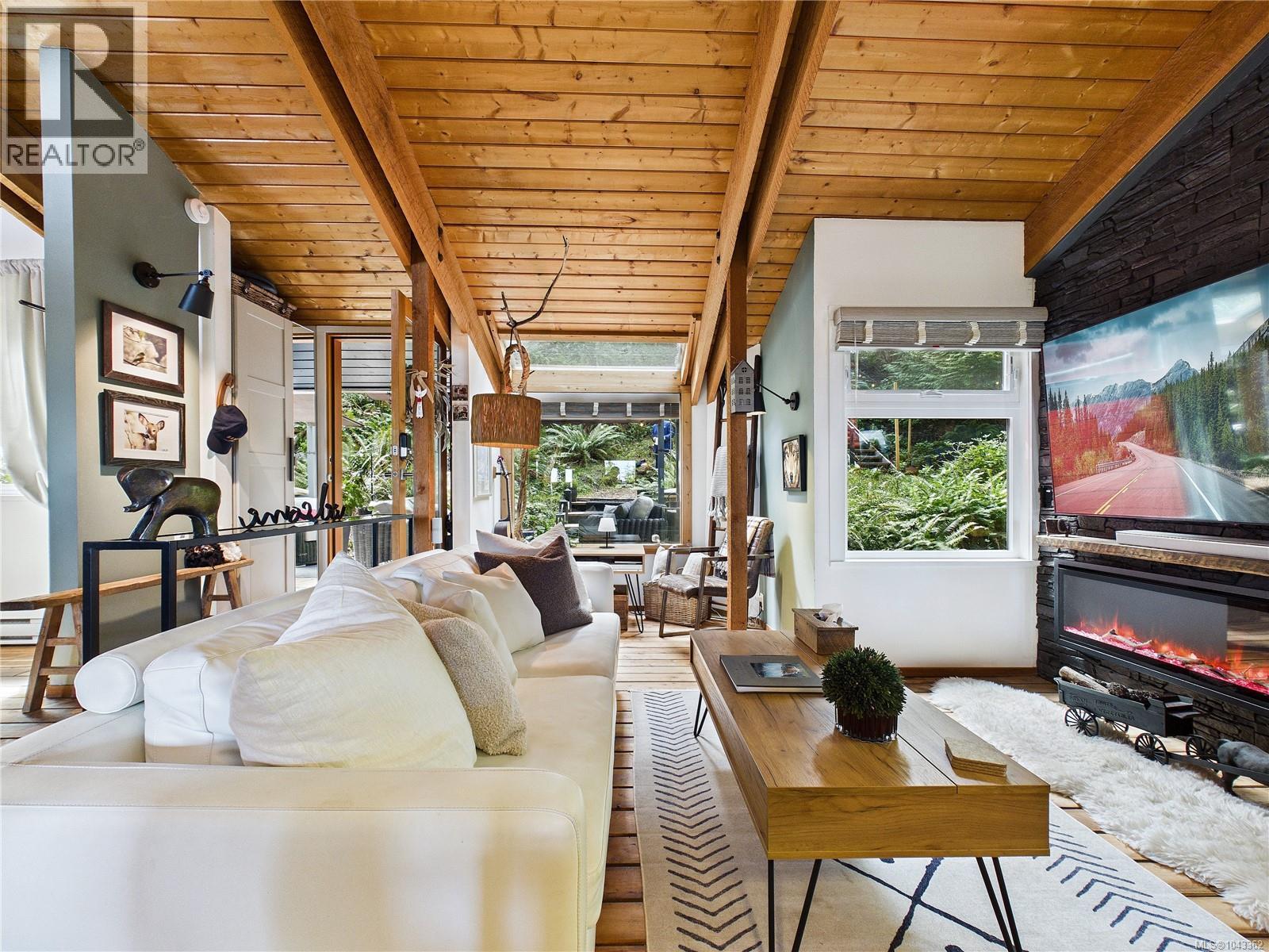 Residential in Salt Spring 5
