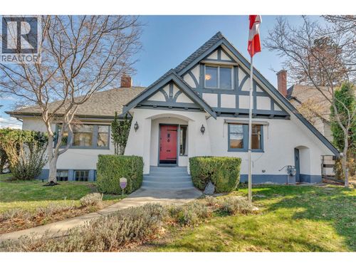 702 Winnipeg St, Penticton, BC, V2A5N3 | Card Image