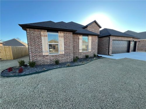 7004 E Sugarloaf St, Siloam Springs, AR, 72761 | Card Image