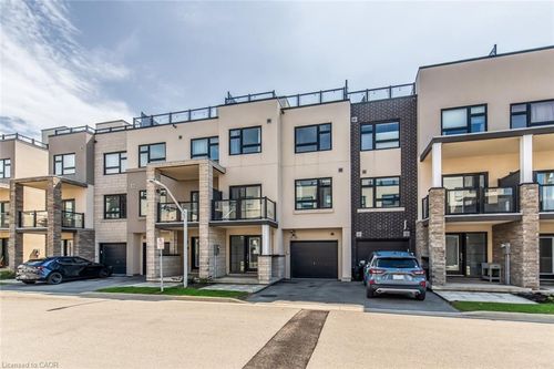 32-1121 Cooke Blvd, Burlington, ON, L7T0C3 | Card Image