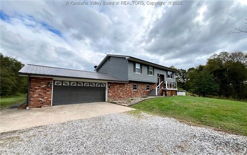 8022 Lieving Rd, Letart, WV, 25253-8967 | Card Image