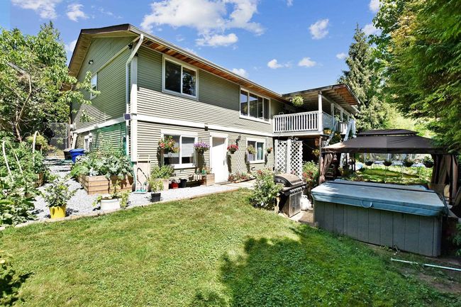 33270 13 Th Avenue, House other with 5 bedrooms, 2 bathrooms and 4 parking in Mission BC | Image 33