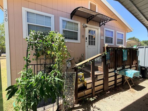230 Treasure Bch, Comanche, TX, 76442-5627 | Card Image