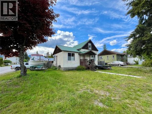 302 6th Ave Nw, Nakusp, BC, V0G1R1 | Card Image