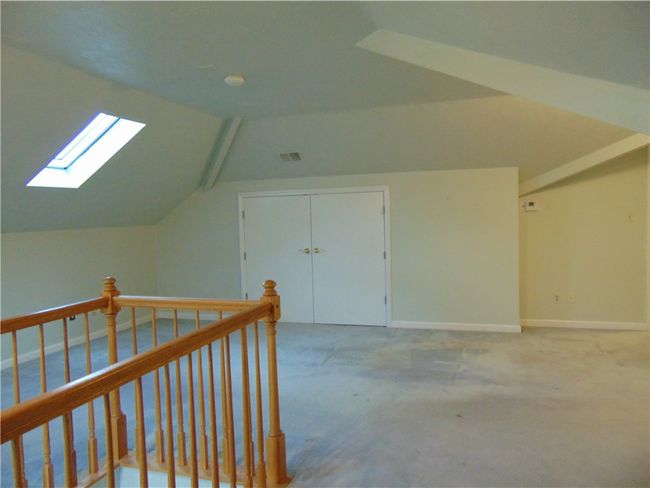 Bedroom #3/Loft area | Image 24