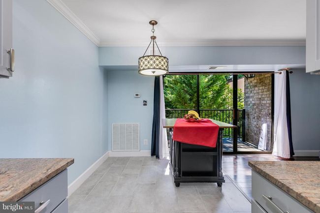 APT-12C - 2255 Castle Rock Sq, Condo with 3 bedrooms, 2 bathrooms and null parking in RESTON VA | Image 4