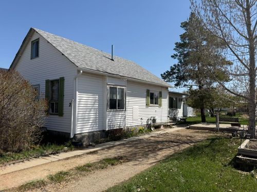 221 2 Ave E Avenue, Hanna, AB, T0J1P0 | Card Image