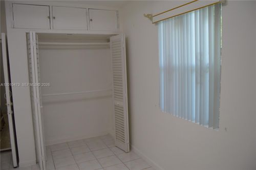 0-931 Nw 179th Ter, Miami Gardens, FL, 33169-4220 | Card Image