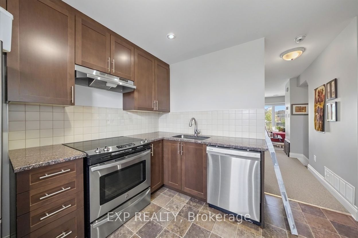 Residential in Barrhaven 5