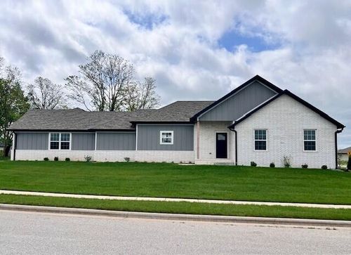 3692 W Overland St, Springfield, MO, 65807-8923 | Card Image