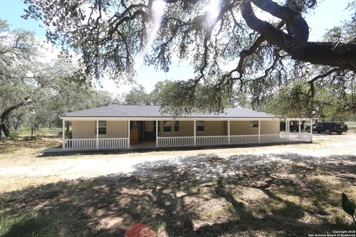 1116 Hummingbird Ln, Adkins, TX, 78101-2710 | Card Image