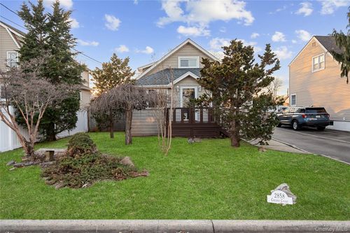 2858 Cherry Ct, Oceanside, NY, 11572-1903 | Card Image