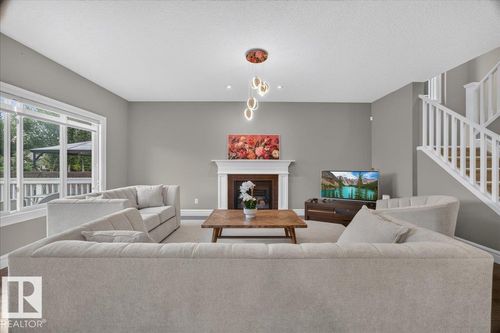11408 15 Ave Sw, Edmonton, AB, T6W0Z8 | Card Image