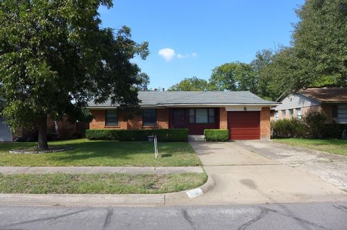 9107 Rustown Dr, Dallas, TX, 75228-4443 | Card Image