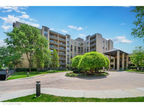 702-4545 W Touhy Avenue, Lincolnwood, IL, 60712 | Card Image