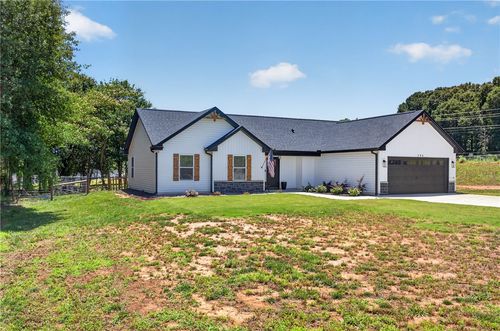 106 Bolt Rd, Townville, SC, 29689-3500 | Card Image